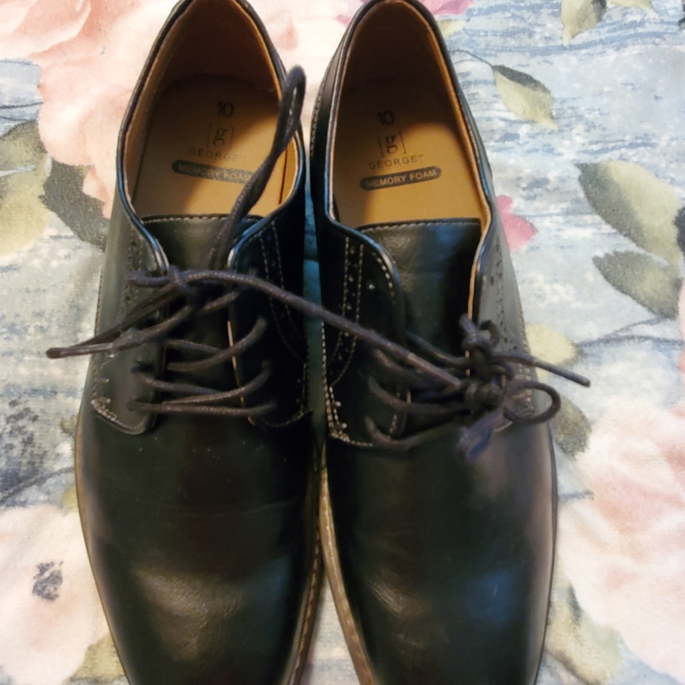 Men's dress shoes, black